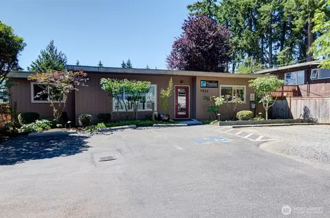 7522 221st St, Edmonds, WA 98026