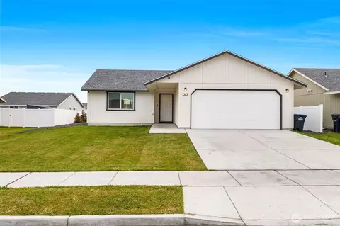 1313 W Polo Ridge Dr, Moses Lake, WA 98837