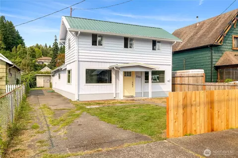 245 Eklund Ave, Hoquiam, WA 98550