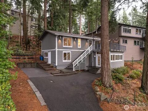 9 Grand View Ln, Bellingham, WA 98229