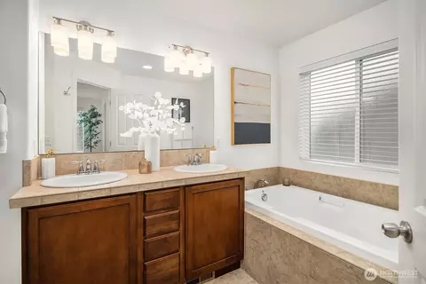 Bath - 3601 223rd Pl SE, Bothell, WA 98021 photo 1 of 4