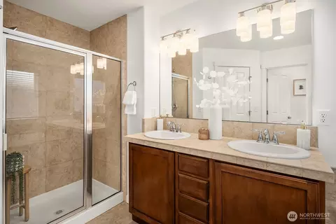 Bath - 3601 223rd Pl SE, Bothell, WA 98021 photo 2 of 4