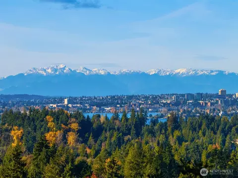 2627 96th Ave NE, Clyde Hill, WA 98004