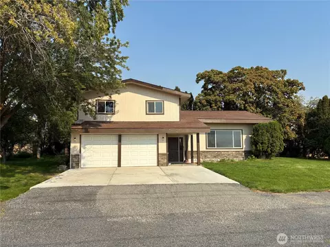 6400 Rd 3 NE, Moses Lake, WA 98837