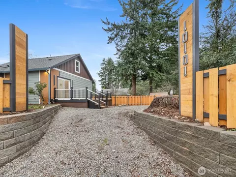 10101 Ainsworth Ave S, Tacoma, WA 98444