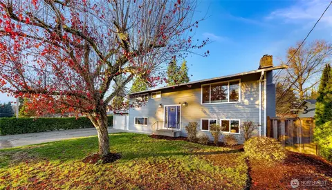 8606 NE 138th St, Kirkland, WA 98034