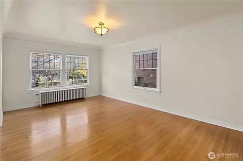 Living - 409 10th Ave E, Seattle, WA 98102 photo 2 of 5