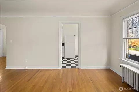 Living - 409 10th Ave E, Seattle, WA 98102 photo 5 of 5