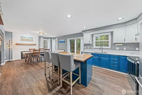 Kitchen - 22810 56th Ave E, Spanaway, WA 98387 photo 3 of 3