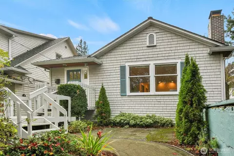 5023 9th Ave NE, Seattle, WA 98105