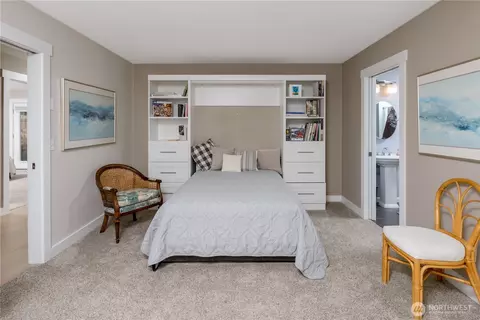 Bedroom - 100 B Hilltop Dr, Sequim, WA 98382 photo 4 of 5