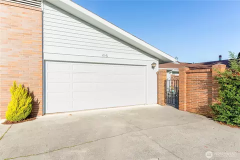 100 B Hilltop Dr, Sequim, WA 98382