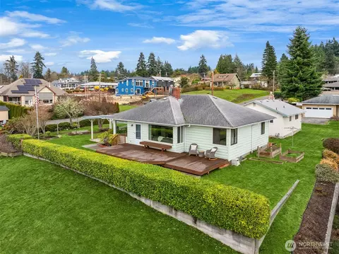 649 NE Sommerseth St, Poulsbo, WA 98370