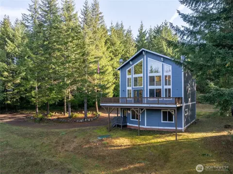 621 E Morris Creek Dr, Belfair, WA 98528