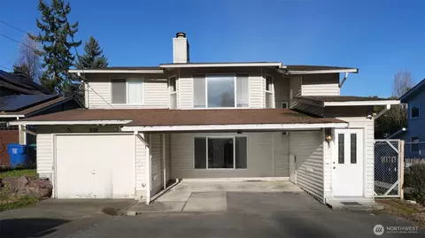 928 N 98th St, Seattle, WA 98103