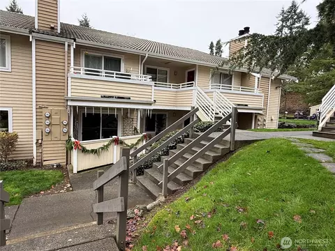 21301 52nd Ave W #B112, Mountlake Terrace, WA 98043