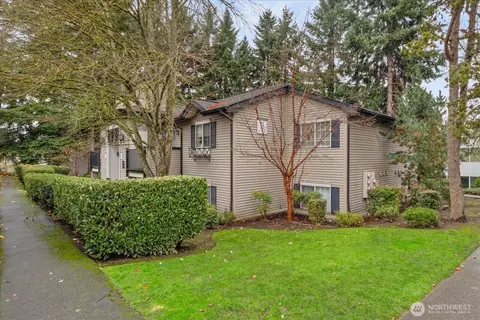 820 3rd Ave #B204, Kirkland, WA 98033