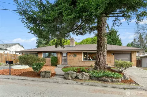842 Lynnwood Ave NE, Renton, WA 98056