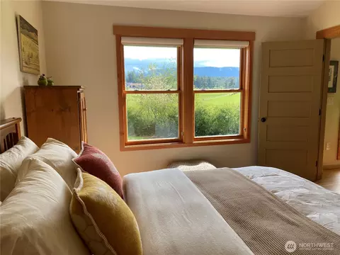 Bedroom - 4263 Orcas Rd, Eastsound, WA 98245 photo 4 of 4