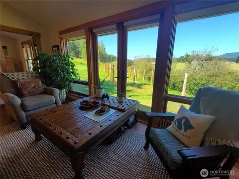 Living - 4263 Orcas Rd, Eastsound, WA 98245 photo 2 of 3
