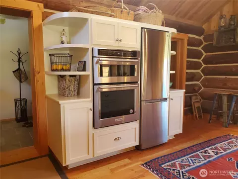 Kitchen - 4263 Orcas Rd, Eastsound, WA 98245 photo 3 of 3