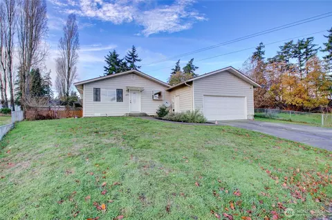 388 NW 11th Ct, Oak Harbor, WA 98277