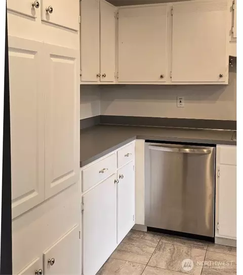 Kitchen - 5915 Highway Pl #404, Everett, WA 98203 photo 1 of 3