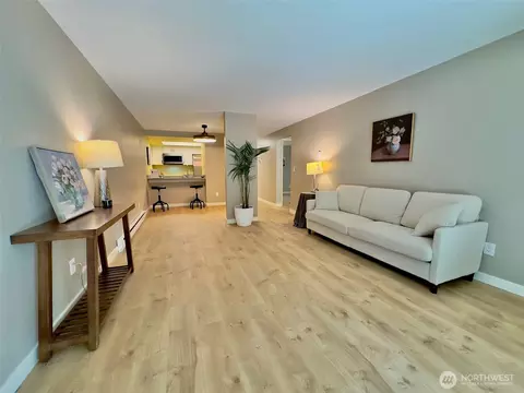 14480 NE 31st St #J101, Bellevue, WA 98007