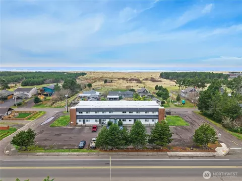 1101 Pacific Ave N, Long Beach, WA 98631