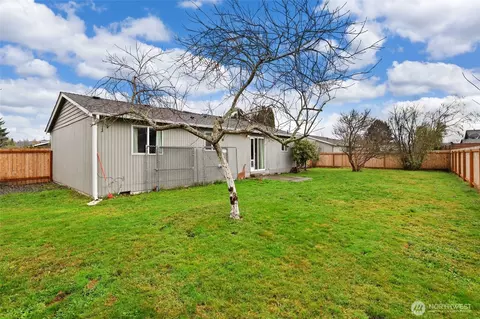 Exterior - 522 Harmony Ln, Enumclaw, WA 98022 photo 3 of 5