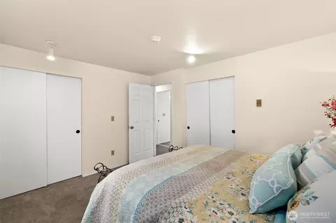 Bedroom - 522 Harmony Ln, Enumclaw, WA 98022 photo 2 of 5