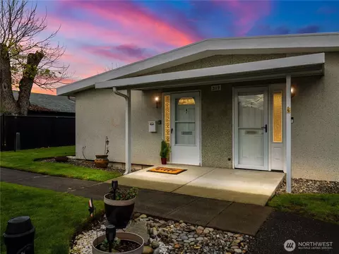 319 7th SE #1, Puyallup, WA 98372