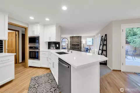 Kitchen - 15901 30th Dr SE, Mill Creek, WA 98012 photo 3 of 6