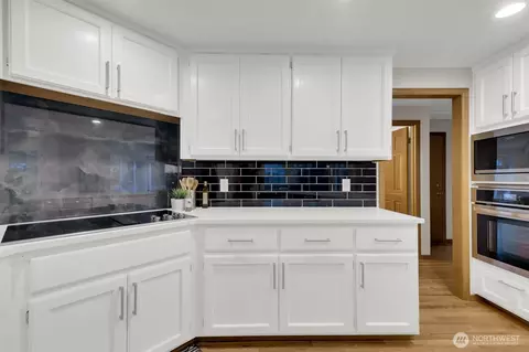 Kitchen - 15901 30th Dr SE, Mill Creek, WA 98012 photo 6 of 6