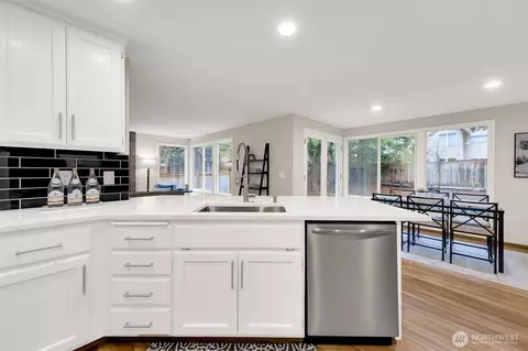 Kitchen - 15901 30th Dr SE, Mill Creek, WA 98012 photo 5 of 6
