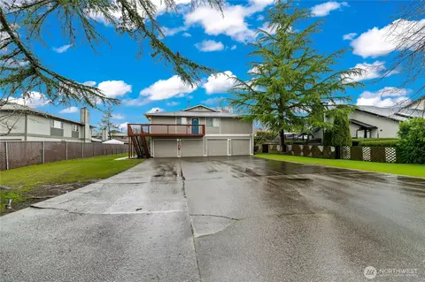 919 30th St NE, Auburn, WA 98002