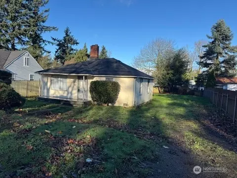7464 S 118th Pl, Seattle, WA 98178