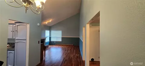 Entry Way - 820 Cady Rd #H304, Everett, WA 98203 photo 1 of 1