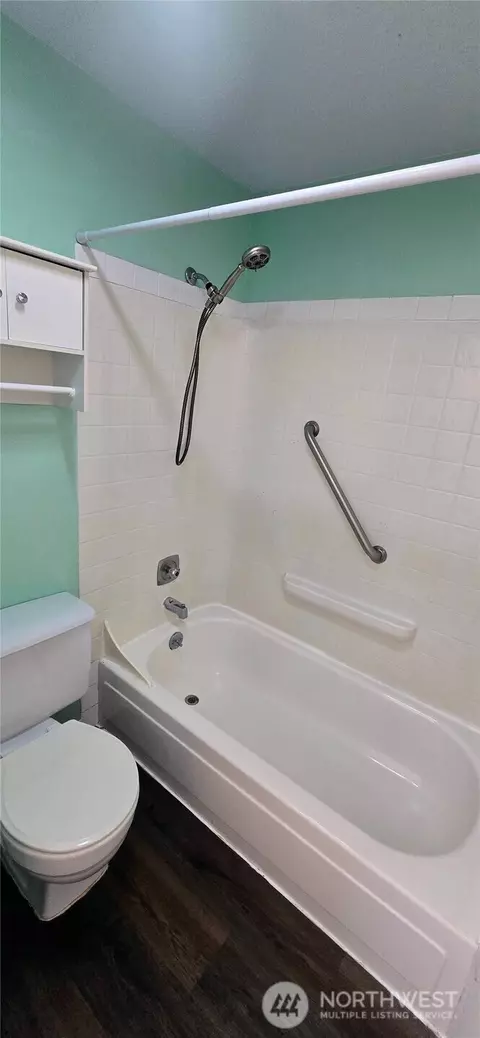 Bath - 820 Cady Rd #H304, Everett, WA 98203 photo 3 of 3