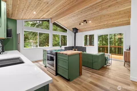 76 B Sudden Valley Dr, Bellingham, WA 98229