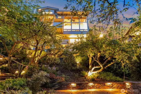 225 Ward St, Seattle, WA 98109