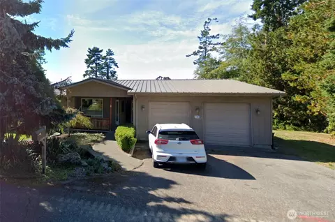730 Tillamuck Dr, La Conner, WA 98257