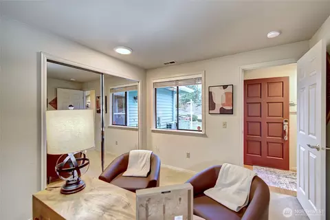 Entry Way - 1800 Mill Creek Rd #4A, Mill Creek, WA 98012 photo 2 of 2