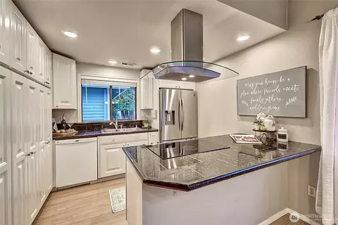 Kitchen - 1800 Mill Creek Rd #4A, Mill Creek, WA 98012 photo 5 of 5