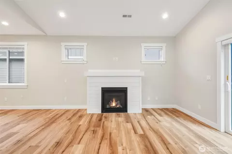 Living - 1136 Falcon Ct, Everson, WA 98247 photo 3 of 6