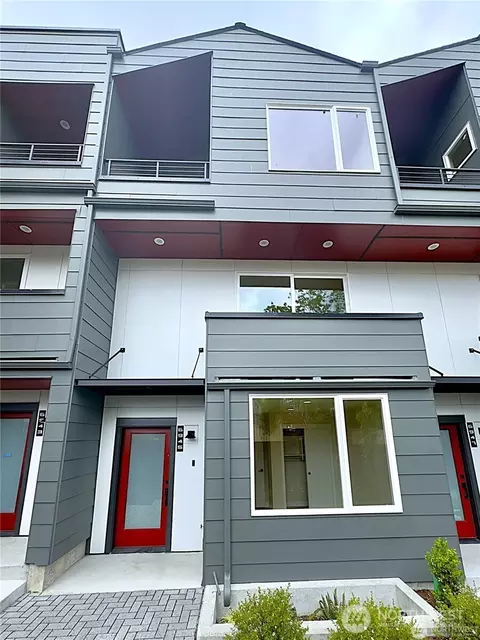 6951 42nd Ave S, Seattle, WA 98118
