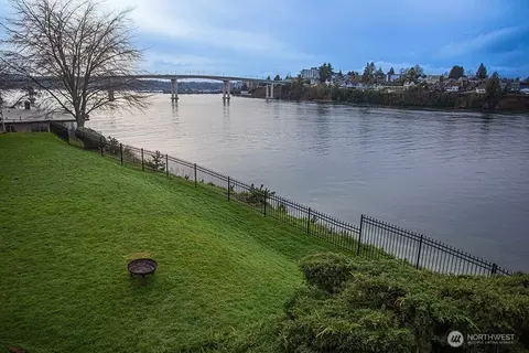 1717 E 16th St #205, Bremerton, WA 98310