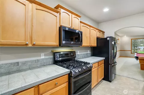 Kitchen - 13708 143rd Ave E, Orting, WA 98360 photo 4 of 4
