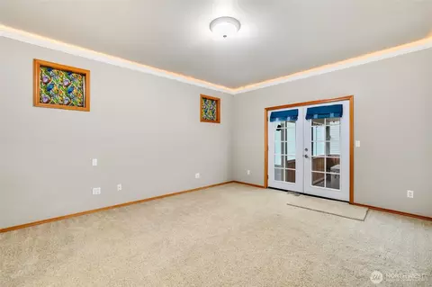 Living - 13708 143rd Ave E, Orting, WA 98360 photo 3 of 4
