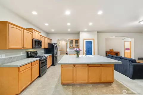 Kitchen - 13708 143rd Ave E, Orting, WA 98360 photo 1 of 4
